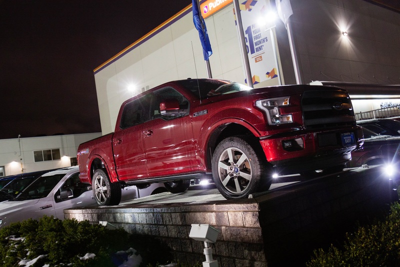 Illustration for article titled Pics from the Curbside: More Dealerships at Night in December 2016